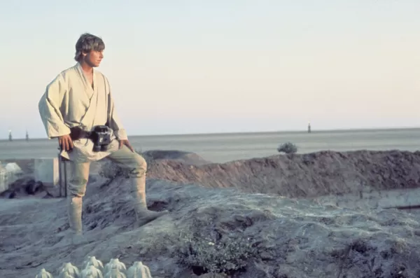 Nam diễn viên Luke Skywalker Mark Hamill chính thức loại bỏ Star Wars Return: 'Không có cách nào tôi sẽ xuất hiện như một con ma lực khỏa thân'